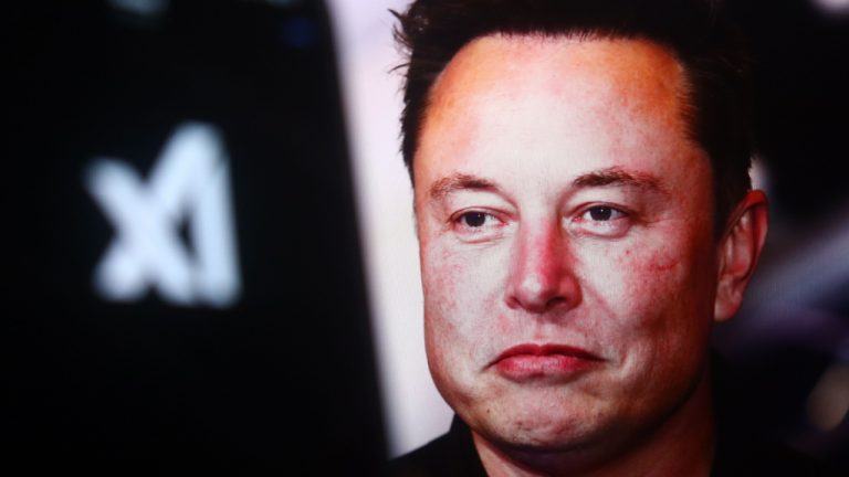 Tesla, SpaceX Pick Texas Site for Musk’s $16.8B Chip Plant